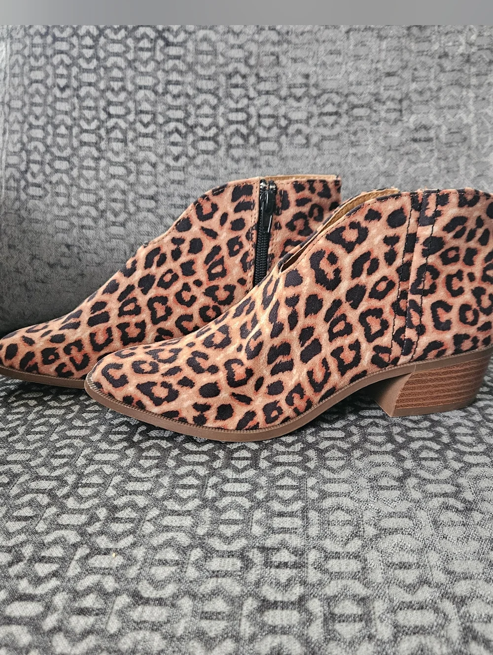 Qupid Women's Leopard Print Ankle Booties, Sz 6, Great Condition